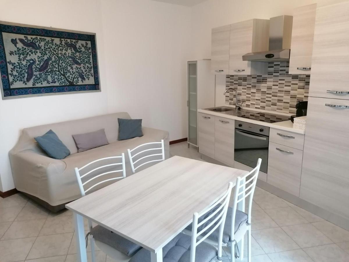 Accogliente Bilocale Apartment โนวารา ภายนอก รูปภาพ