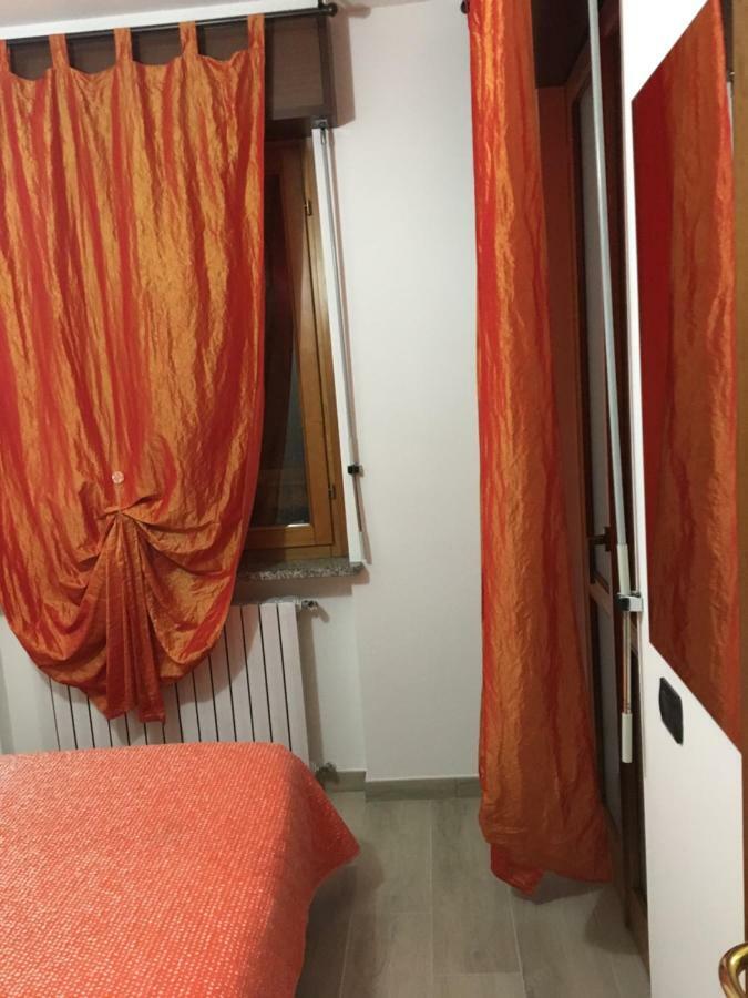 Accogliente Bilocale Apartment โนวารา ภายนอก รูปภาพ