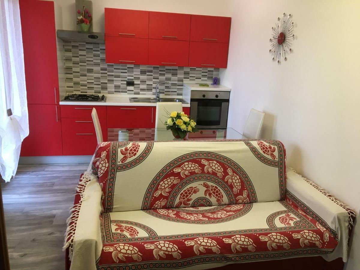 Accogliente Bilocale Apartment โนวารา ภายนอก รูปภาพ