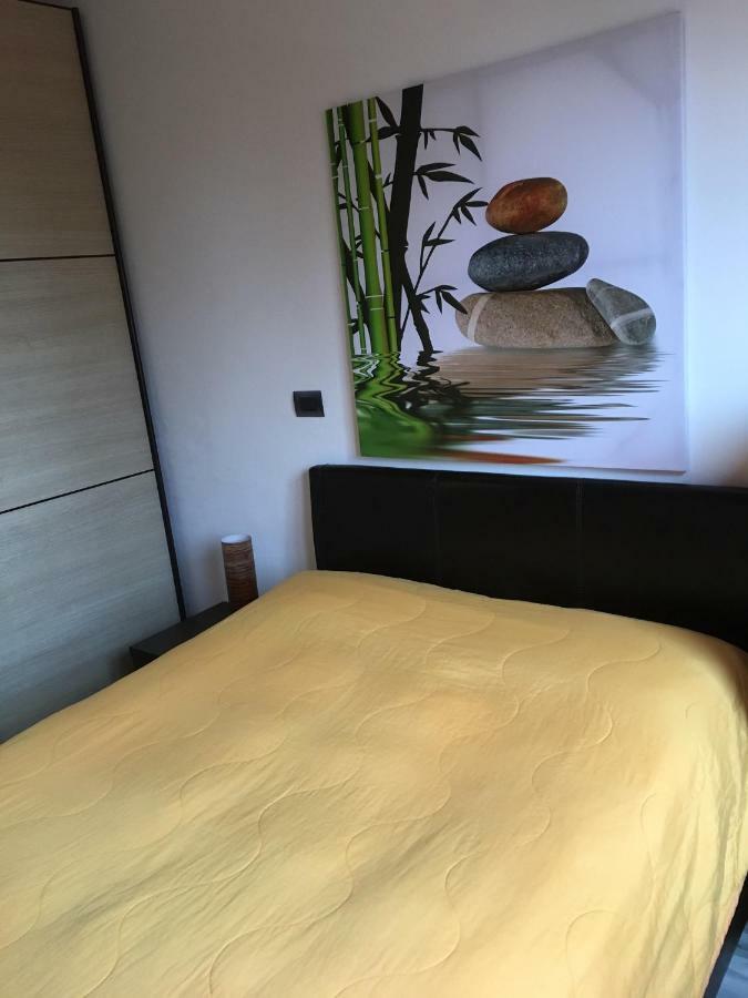 Accogliente Bilocale Apartment โนวารา ภายนอก รูปภาพ