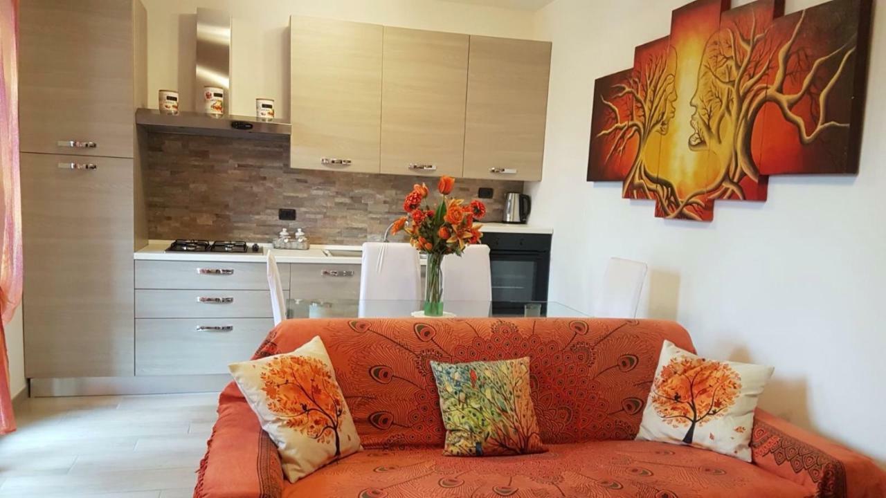 Accogliente Bilocale Apartment โนวารา ภายนอก รูปภาพ